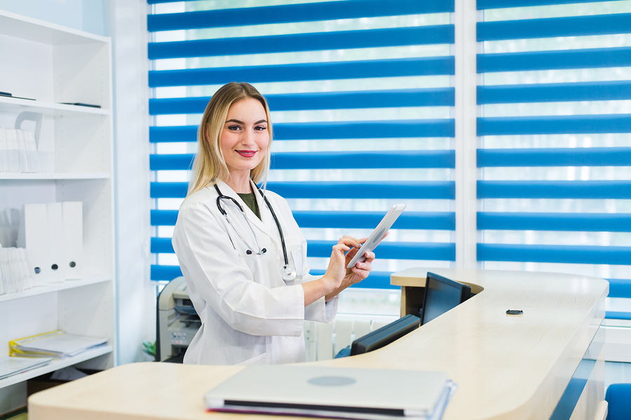 Featured Image For: How to Write a Medical Assistant Resume That Stands Out 